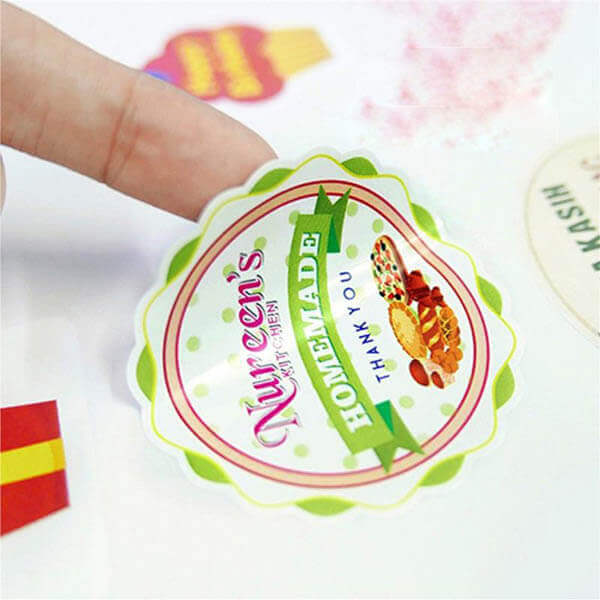 Ứng dụng của decal giấy trong ngành thời trang